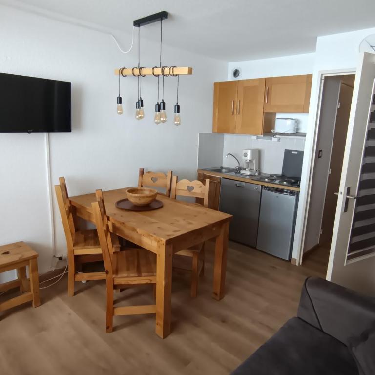 Appartement cosy rénové, balcon sud, accès ski, 4 pers - FR-1-445-159 - Appartement (4 Adultes) - 8