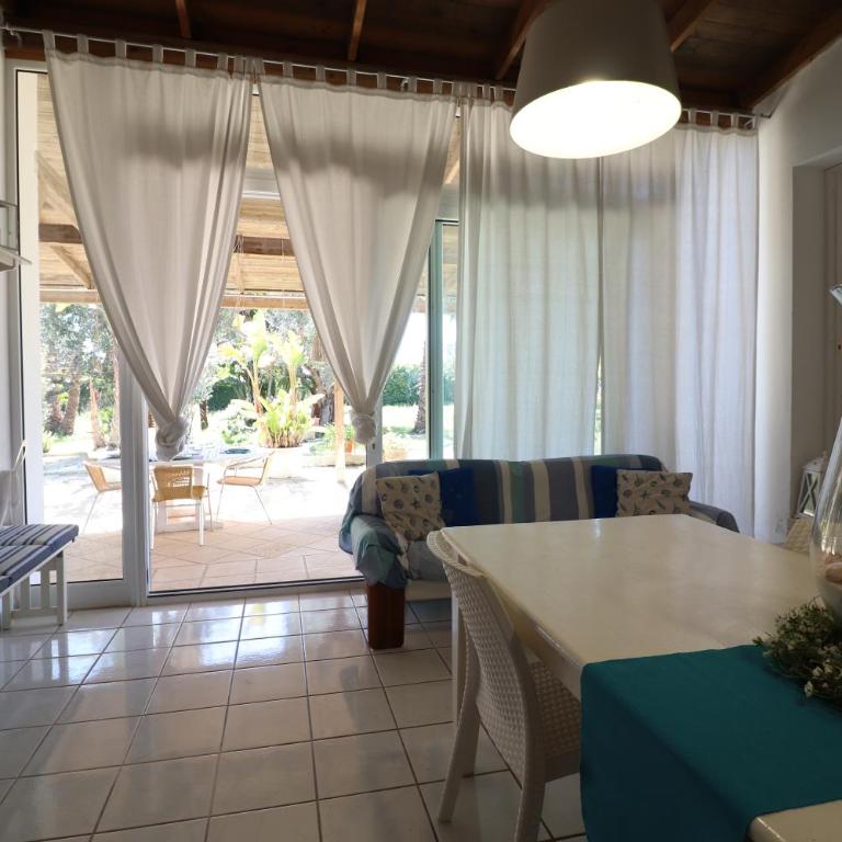 Villa Patrizia Mediterranean Charm & Deluxe Comfort in Otranto Sleeps 6 Wifi & AC - Villa con 2 Camere da Letto - 39