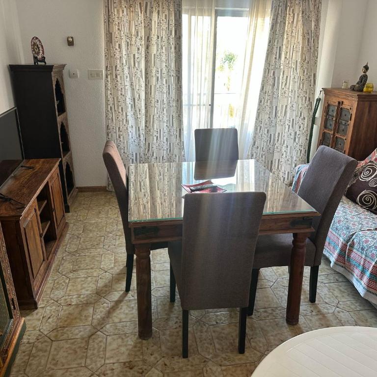 Góndolas, enfrente de la playa, aire acondicionado en dormitorio - One-Bedroom Apartment - 3