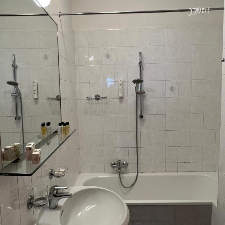 Hotel American - Camera Familiare - 2