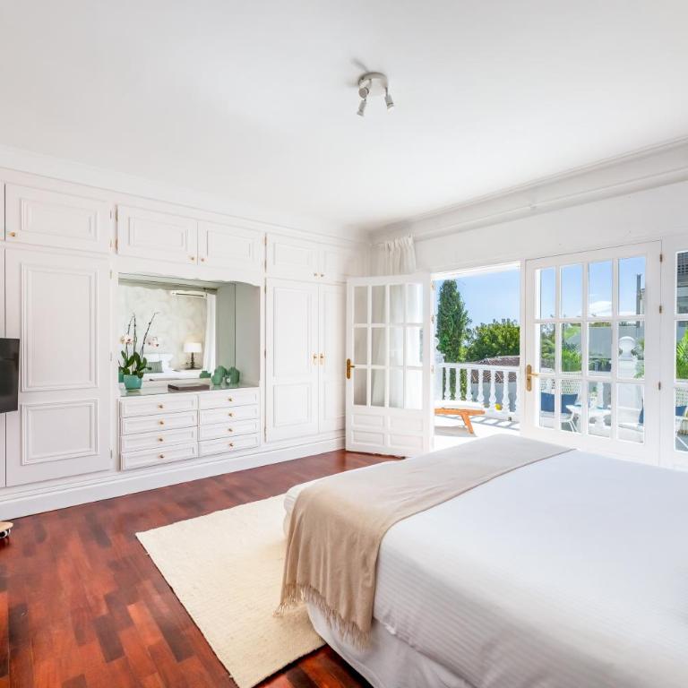 Aurora Boutique - Only Adults - Suite con cama grande y balcón - 13
