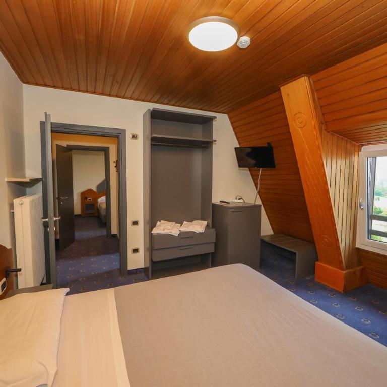 Hotel Regina del Bosco - Superior Familienzimmer - 10