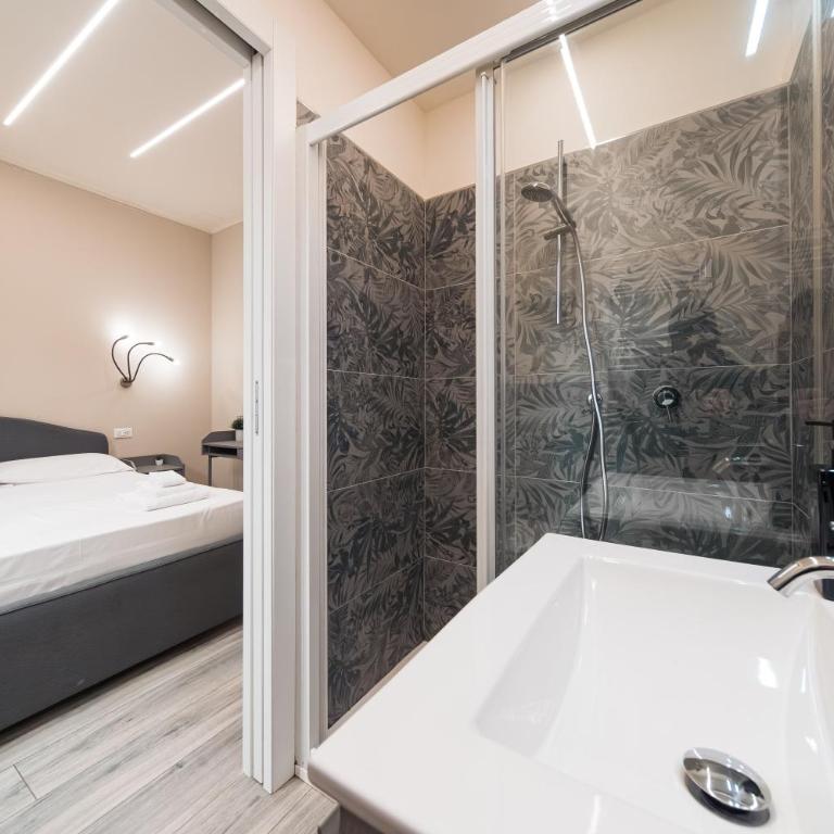 Dall'Arca Suites Bologna Station - Center - Fiera - Camera Matrimoniale con Bagno Privato - 7
