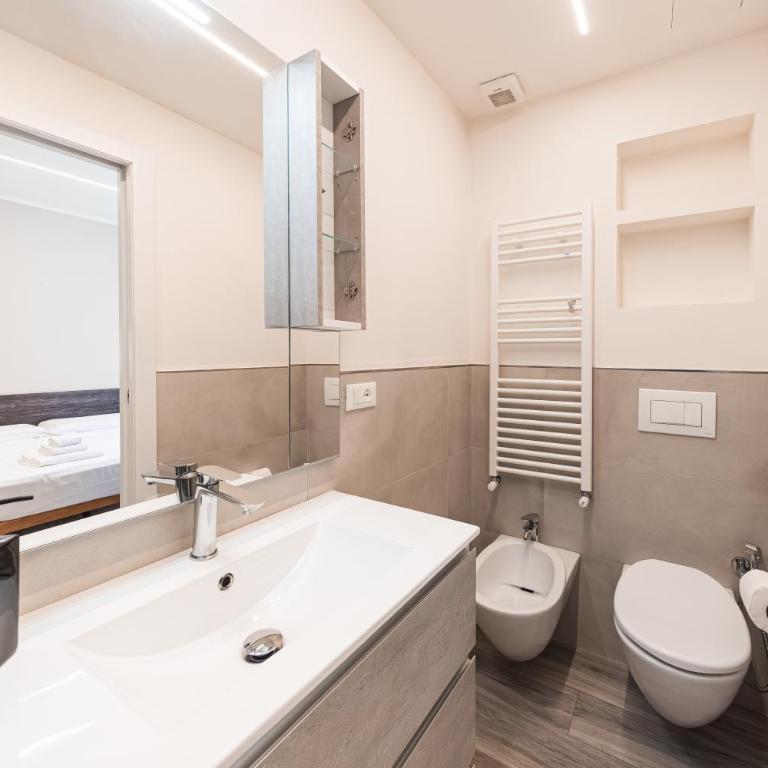 Dall'Arca Suites Bologna Station - Center - Fiera - Camera Matrimoniale con Bagno Privato - 4