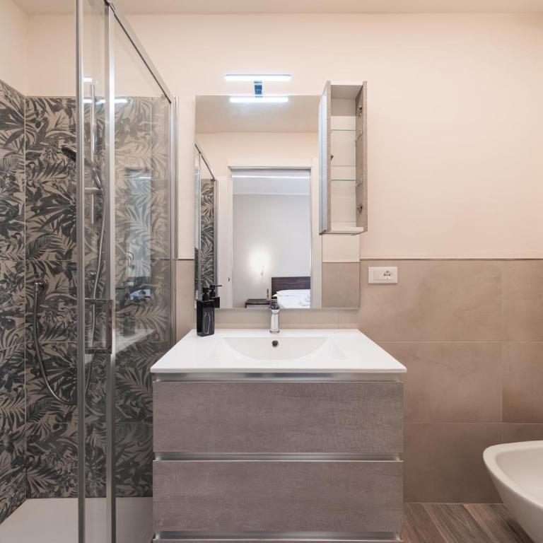 Dall'Arca Suites Bologna Station - Center - Fiera - Camera Matrimoniale con Bagno Privato - 6