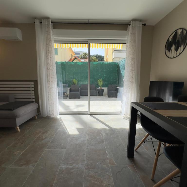 COSY CASTILLE - Proche de la CROISETTE - Appartement Supérieur 1 Chambre - 11