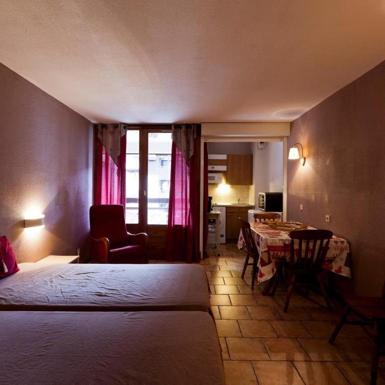 Studio 4 pers, balcon spacieux, WIFI, parking, animaux admis - Studio - 13