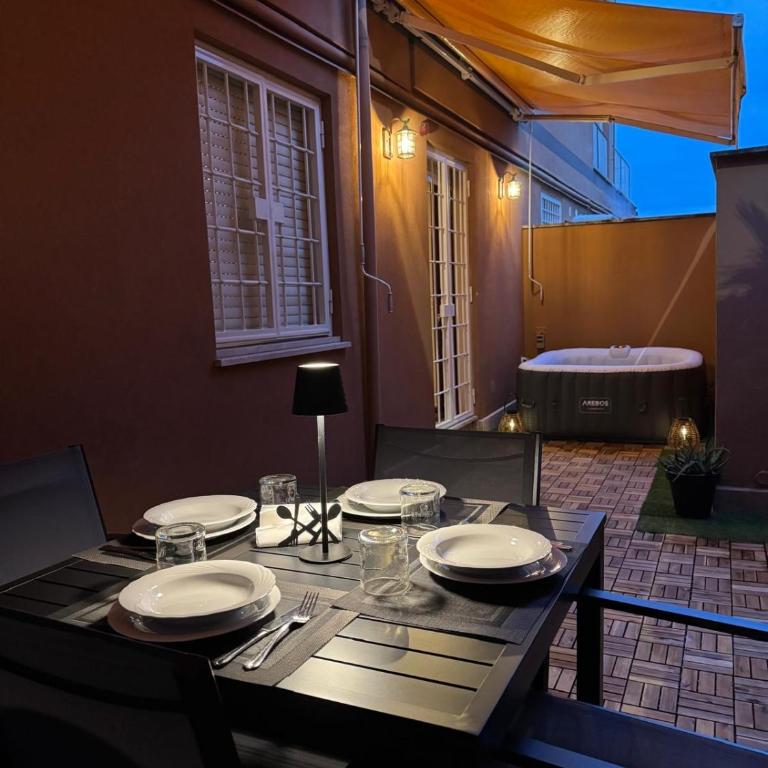 Welcoming Vatican Garden Home - with Hot Hub - Appartamento con 1 Camera da Letto e Vasca Idromassaggio - 80