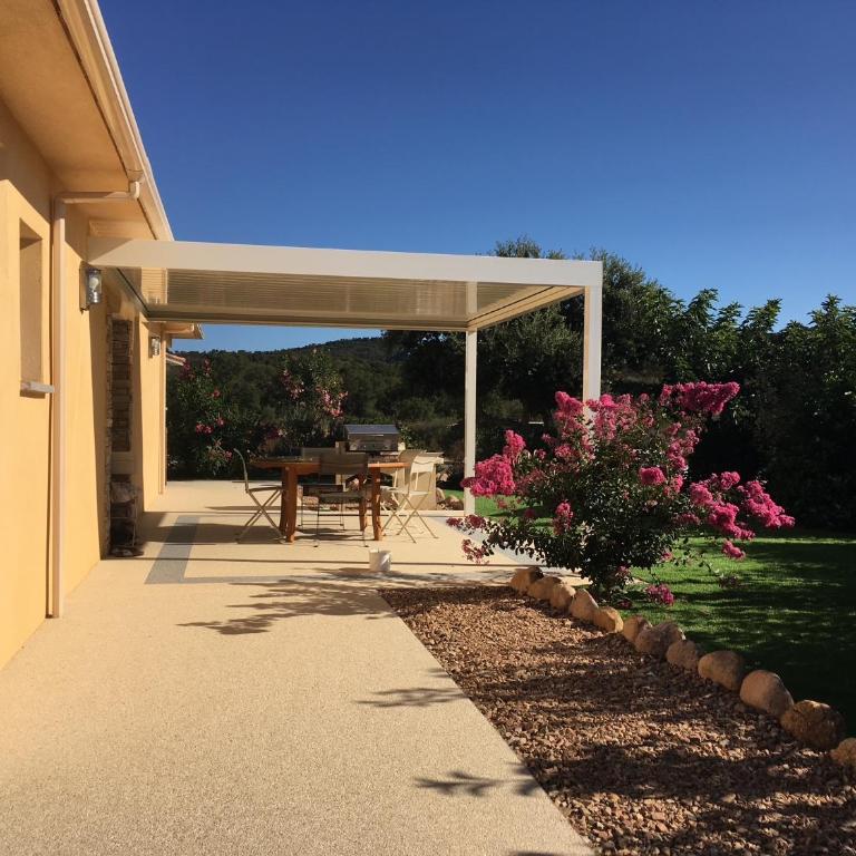 L'Hacienda Piscine chauffée à 28, spa, boulodrome et court de Tennis privés, 2 villas indépendantes - Villa - 6