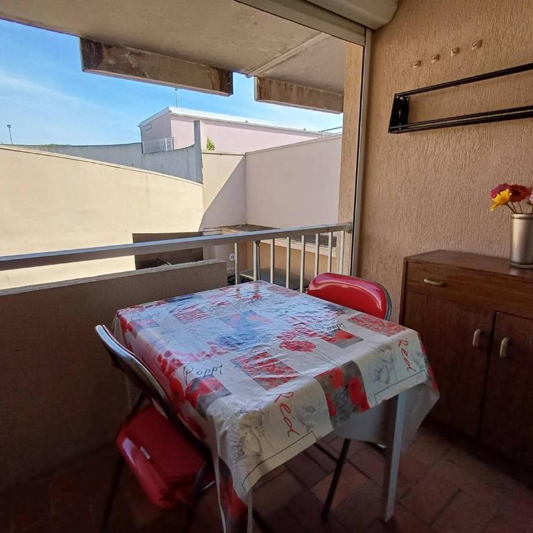 T1 agréable avec parking privé, proche étang de Thau, climatisé, cuisine équipée, loggia, Balaruc-les-Bains - FR-1-571-33 - Apartment (2 Adults) - 1
