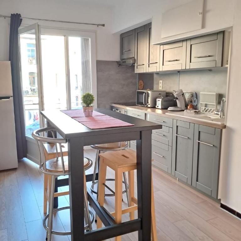F2 Cozy near City Center and Train Station - One-Bedroom Apartment - 7