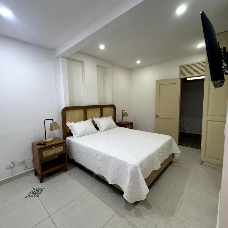 Apartamento amplio y moderno cerca al parque - Apartment - 12