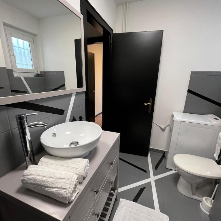Elegant & Peaceful - Private Parking - Apartment mit 2 Schlafzimmern - 28