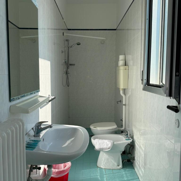 Rooms Casa Celeste sul Mare - Camera Familiare con Bagno Privato - 3