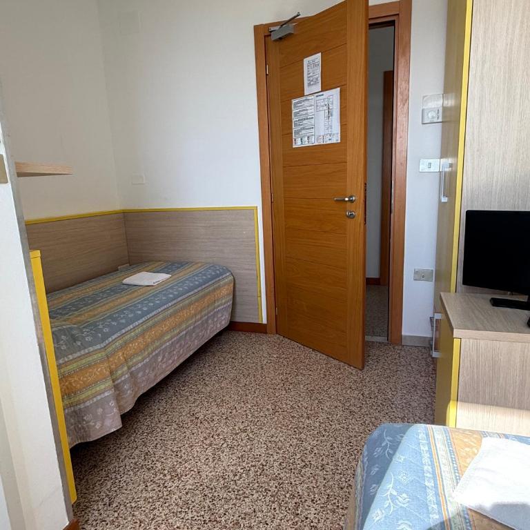 Rooms Casa Celeste sul Mare - Camera Doppia con Letti Singoli con Bagno Privato - 3