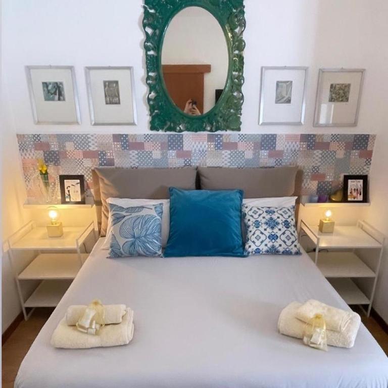 SuperAttico Bella Bellù - Standard King Room - 11