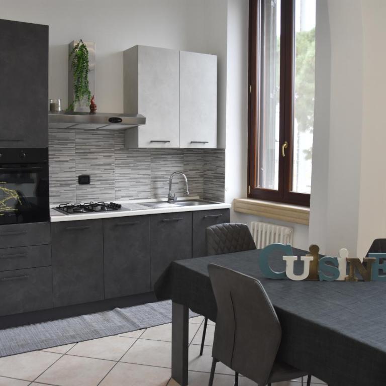 Central House - Appartamento con 2 Camere da Letto - 1