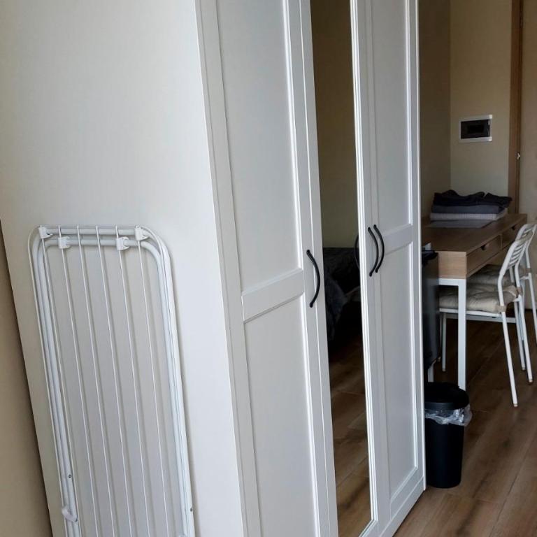 A CASA DI BICE&SISSI - vicino all'Allianz Stadium, centro città, Parco Dora, facoltà di informatica - Camera Matrimoniale/Doppia con Letti Singoli con Bagno Privato - 11