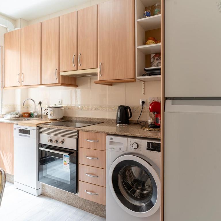 ATP La Rambla Pintor a 5 minutos del Centro de Almería, Plaza de Toros, Wifi Gratis! - Apartamento de 2 dormitorios - 26