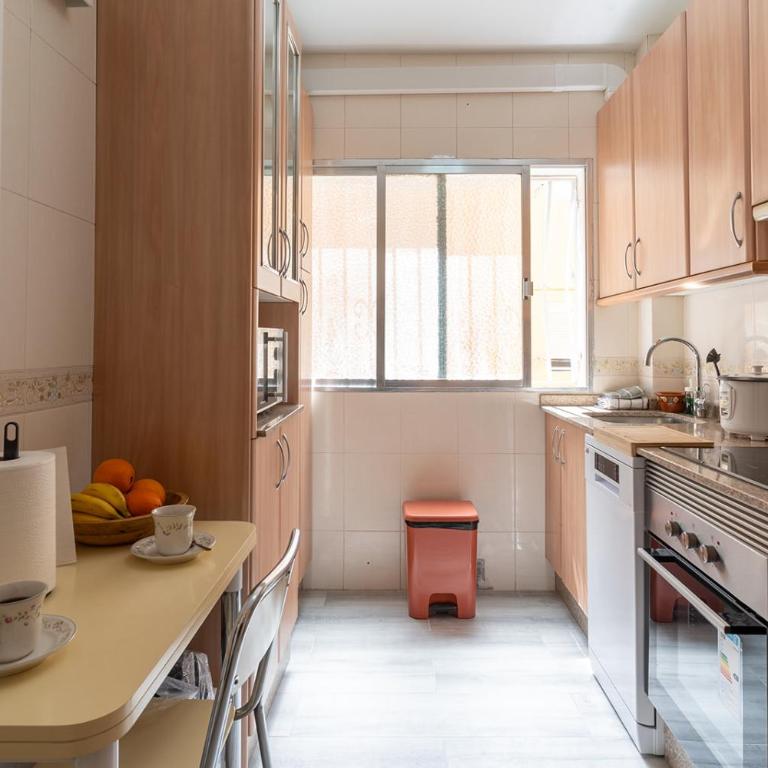 ATP La Rambla Pintor a 5 minutos del Centro de Almería, Plaza de Toros, Wifi Gratis! - Apartamento de 2 dormitorios - 30