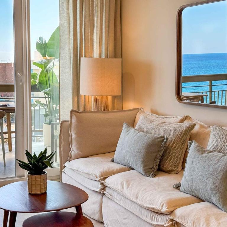 Sofisticación y elegancia en playa del Postiguet - Three-Bedroom Apartment - 22