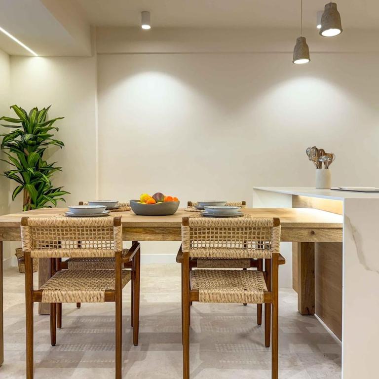 Sofisticación y elegancia en playa del Postiguet - Three-Bedroom Apartment - 24