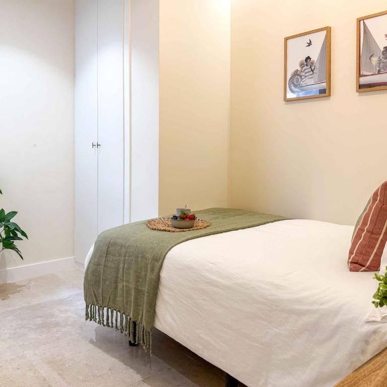 Sofisticación y elegancia en playa del Postiguet - Three-Bedroom Apartment - 45