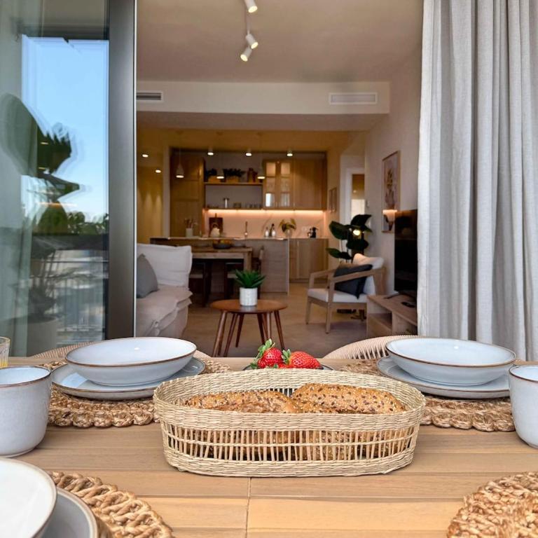 Sofisticación y elegancia en playa del Postiguet - Three-Bedroom Apartment - 62