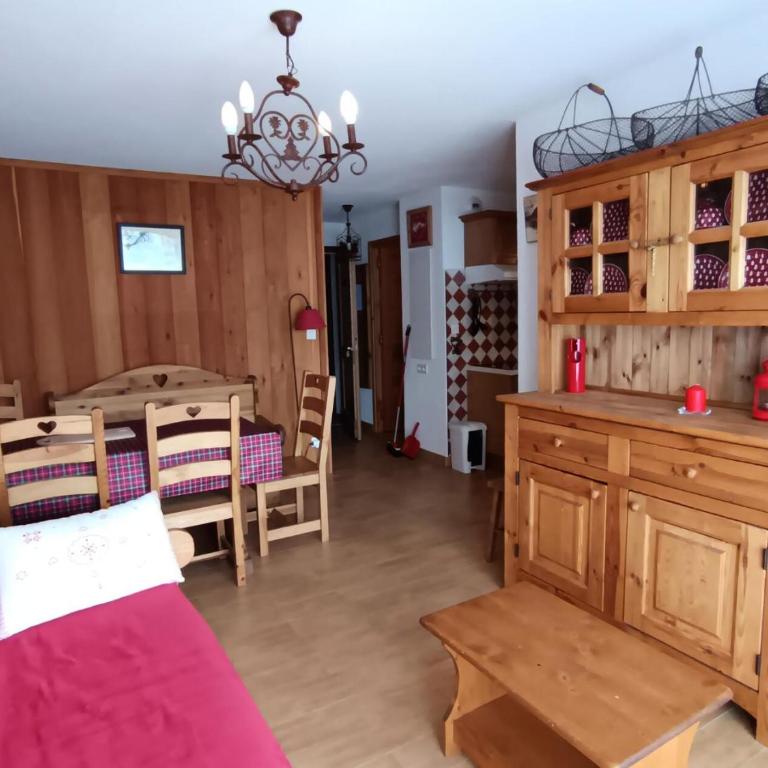 Chalet Du Bois De Suffin N 8 - Appartement cosy à 50m des pistes ! Plein sud - Terrasse - garage MAE-8664 - Appartement - 9