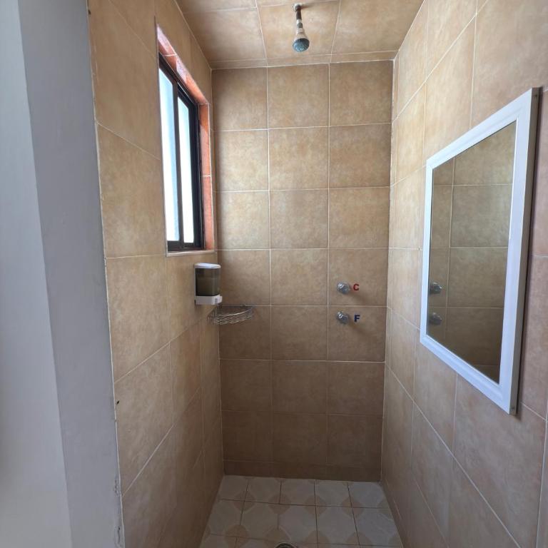 Hotel Arbis - Habitación Cuádruple Estándar - 6