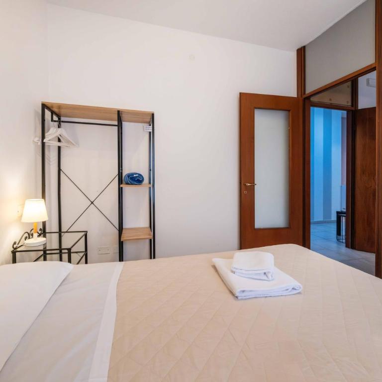 GuestHouse127 - Double Room with Private Bathroom - 4