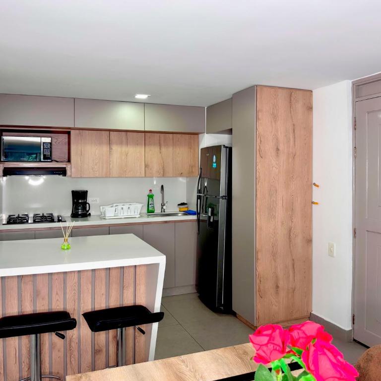 3BR Family & Corporate Friendly El Poblado - Three-Bedroom Apartment - 9