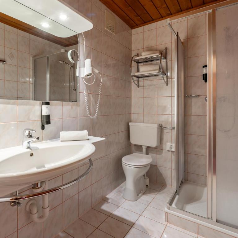 Hotel-Gasthof Post - Grossglockner Alpenstrasse FREE ENTRY ! - Dreibettzimmer - 3