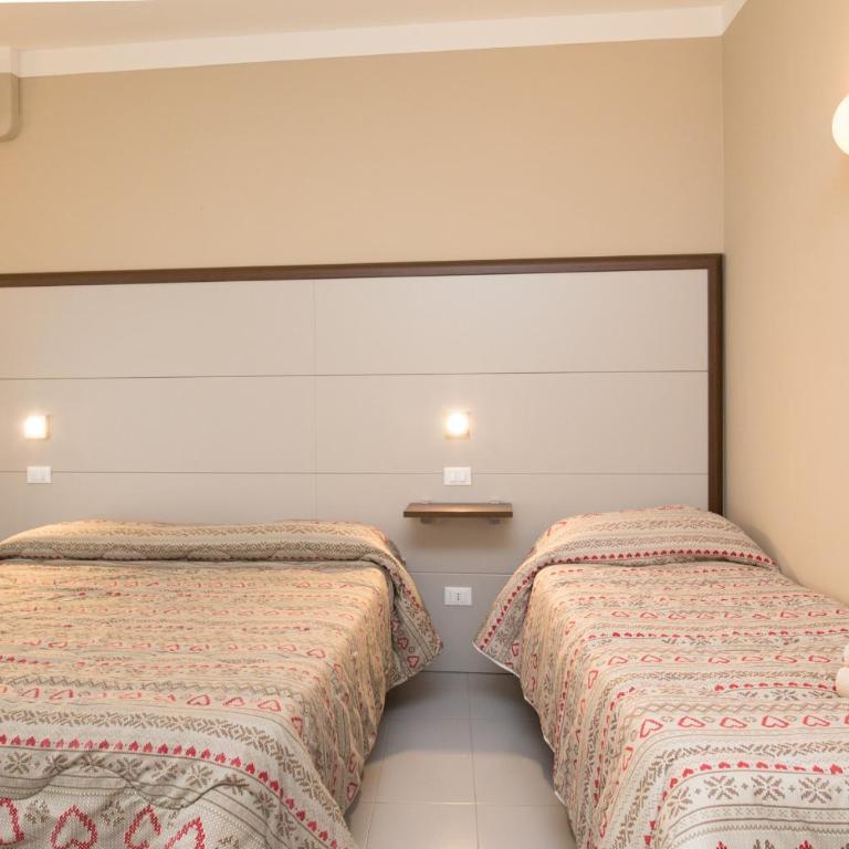 Hotel Olimpia - Quadruple Room - 7