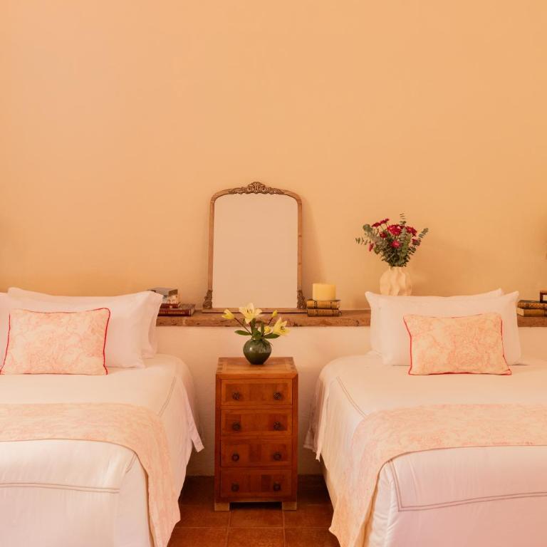 Hotel Casa De Quino - Double Room with Two Double Beds - 1