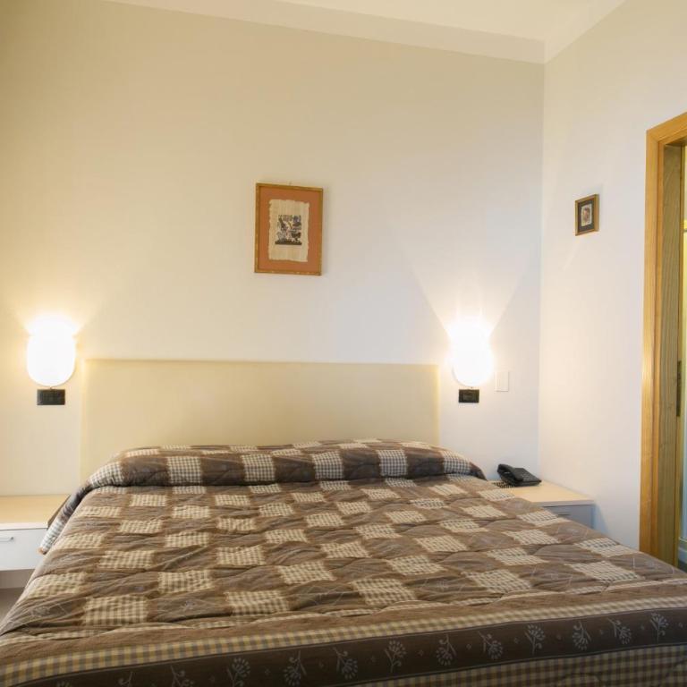 Hotel Olimpia - Triple Room - 16