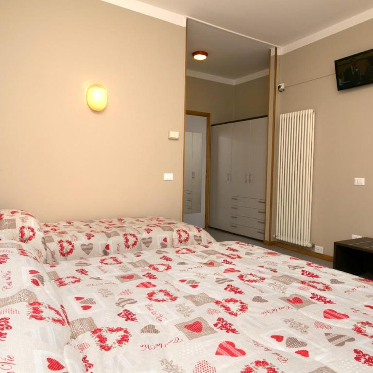 Hotel Olimpia - Triple Room - 18