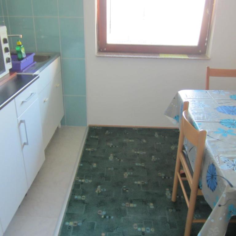Bravo Guest House - Queen Room with Balcony - 6