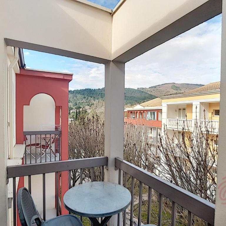 Studio rénové avec balcon, proche des Thermes de Lamalou, animaux acceptés, parking gratuit. - FR-1-451-131 - Studio - 10