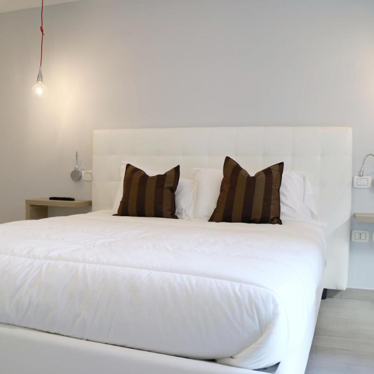 Riviera Luxury Suites - Camera Quadrupla Luxury - 18