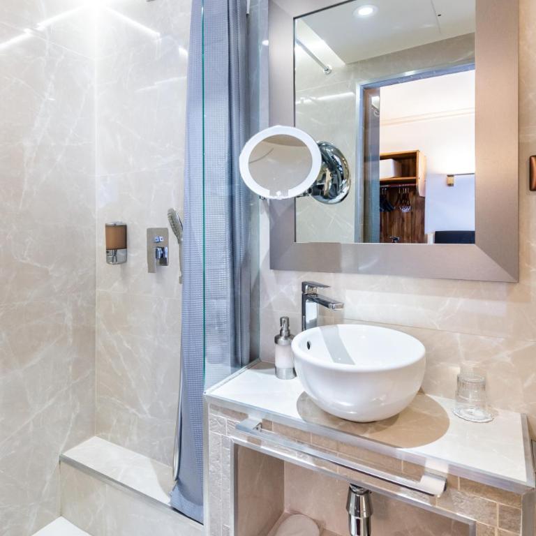 hotel Louvre Sainte Anne - Standard Single Room with Shower - 3