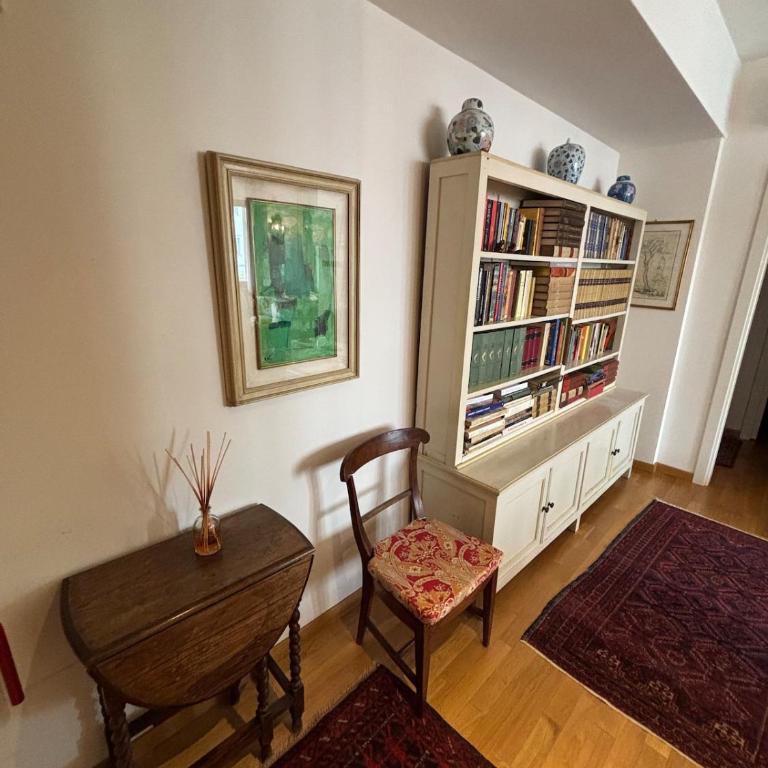 Spacious 2BR 2 Bathrooms 650m from Tower Modern Quiet - Appartamento con 2 Camere da Letto - 83
