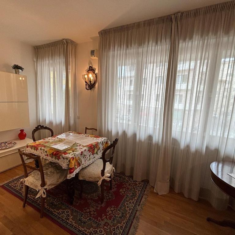 Spacious 2BR 2 Bathrooms 650m from Tower Modern Quiet - Appartamento con 2 Camere da Letto - 74