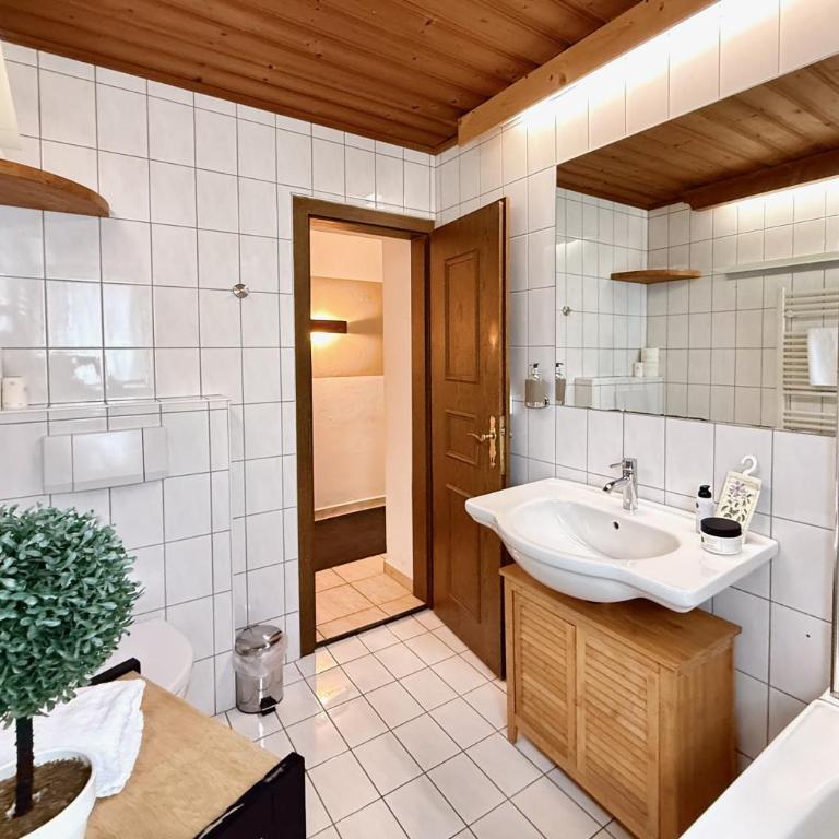BELLE KITZ im Zentrum by Belle Stay - Appartement 3 Chambres avec Terrasse - 21