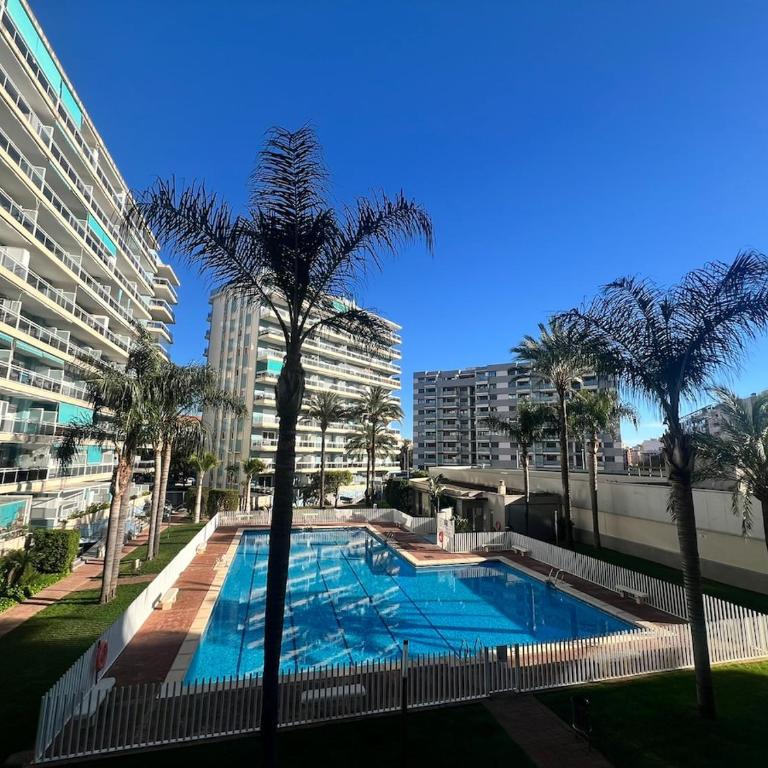 Modern apartment with a big pool and free parking - Apartamento de 2 dormitorios - 5