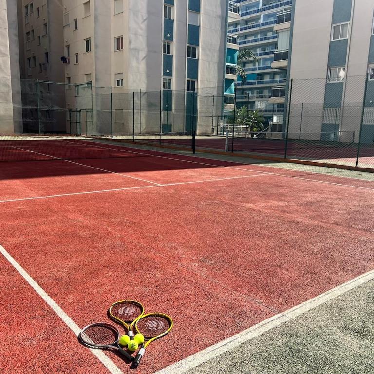 Modern apartment with a big pool and free parking - Apartamento de 2 dormitorios - 18