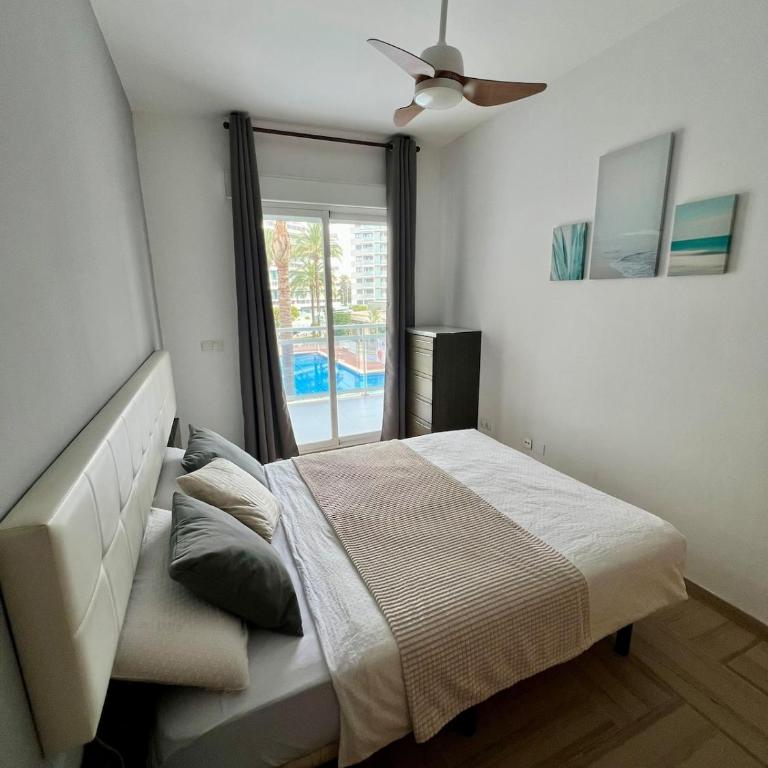 Modern apartment with a big pool and free parking - Apartamento de 2 dormitorios - 20