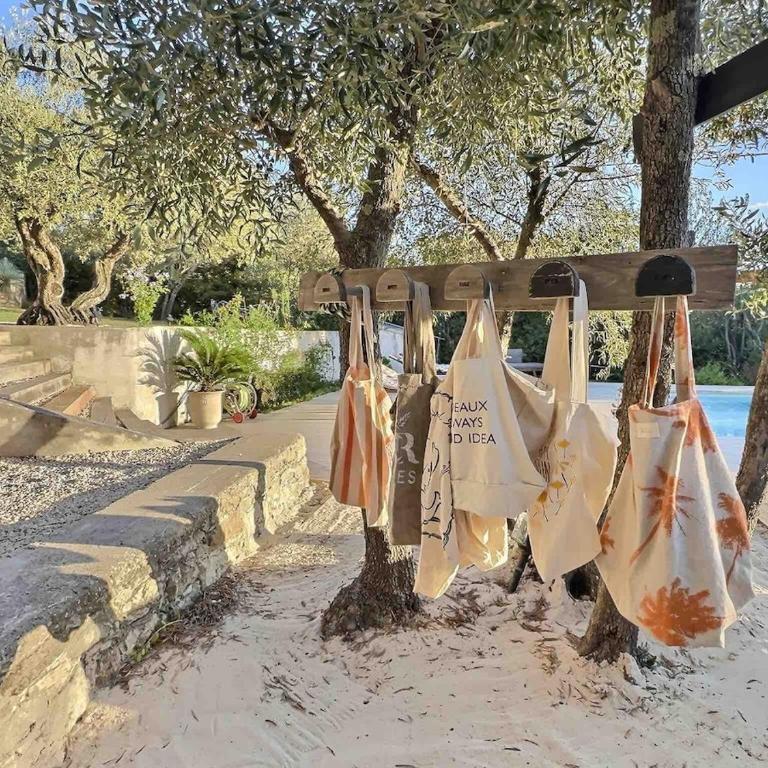 Bastide Uzes à pied avec Piscine Maison Les Ailes - Villa - 35
