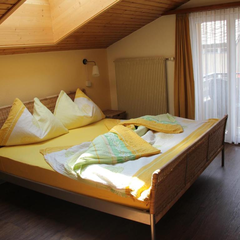 Pension Heino - Familienzimmer (2 Erwachsene + 3 Kinder) - 7