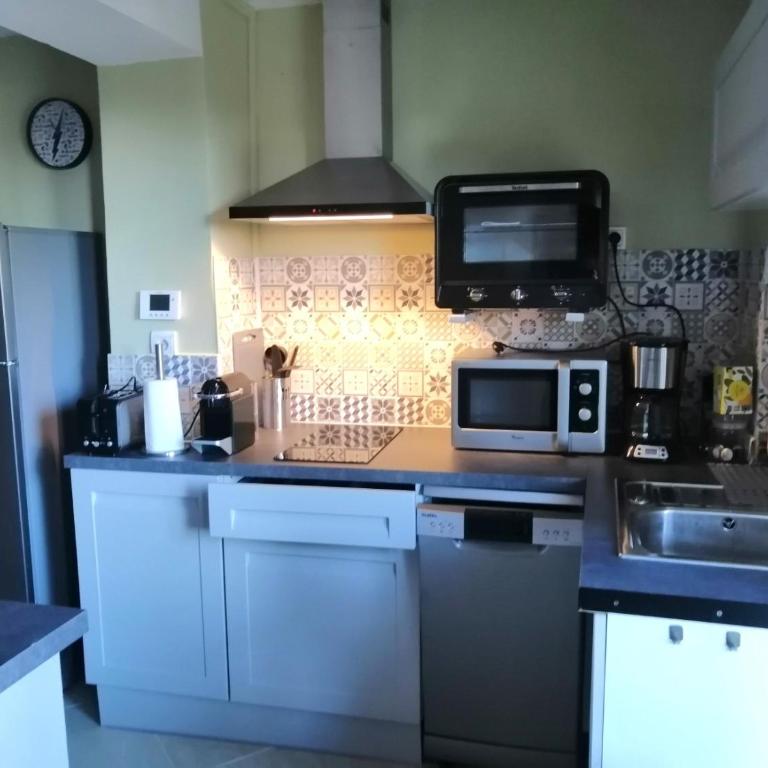Aqui siem ben - Two-Bedroom Apartment - 24